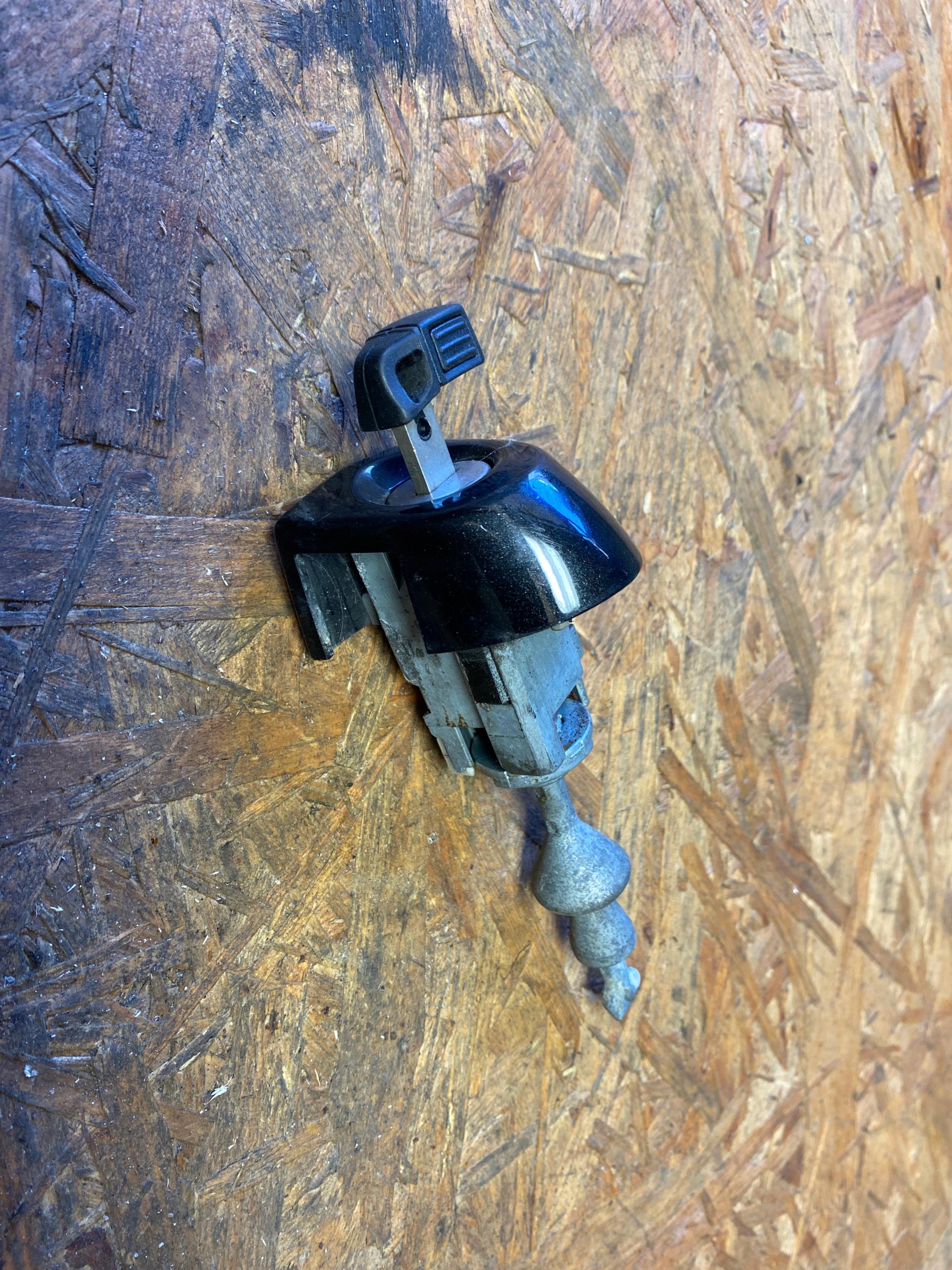 BMW E90 E92 вставка замка ключ Европа 475