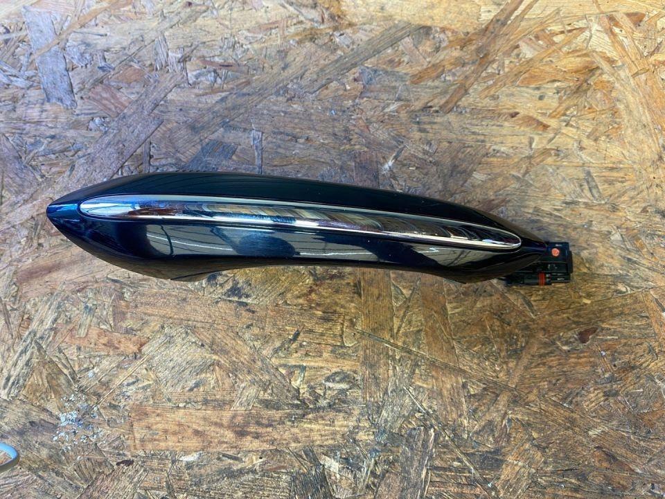 BMW F01 F02 ручка дверей права KEYLESS 7237210