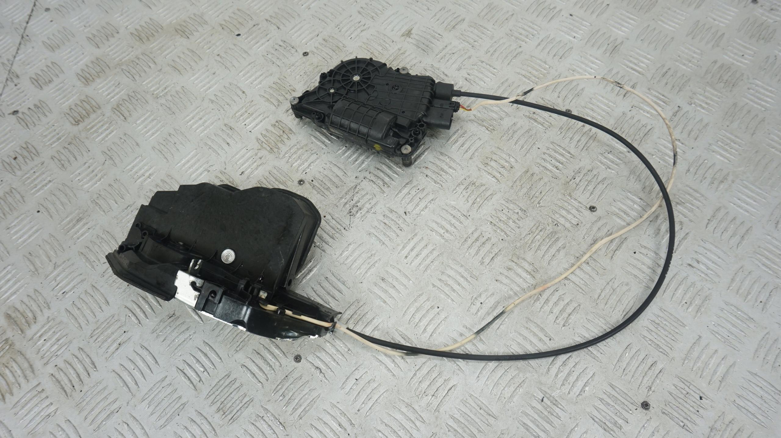 BMW F07 замок двери тяга п зд 7149448