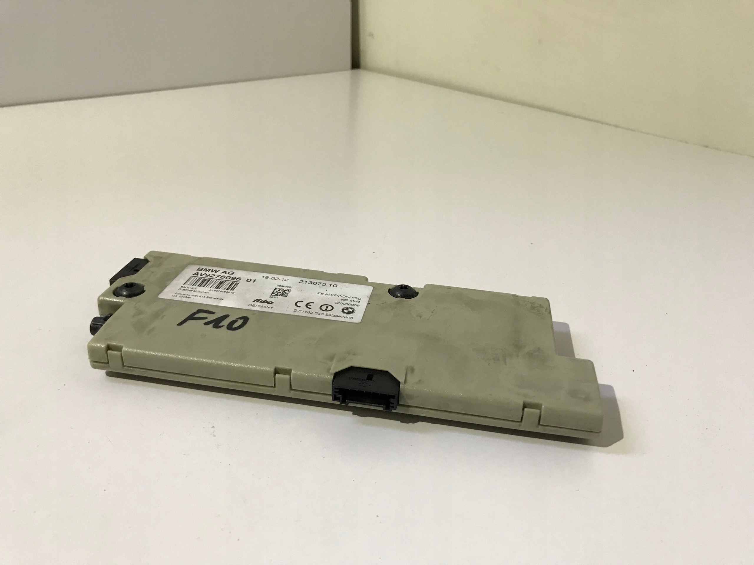 BMW F10 2.0 d антенный усилитель 9276096