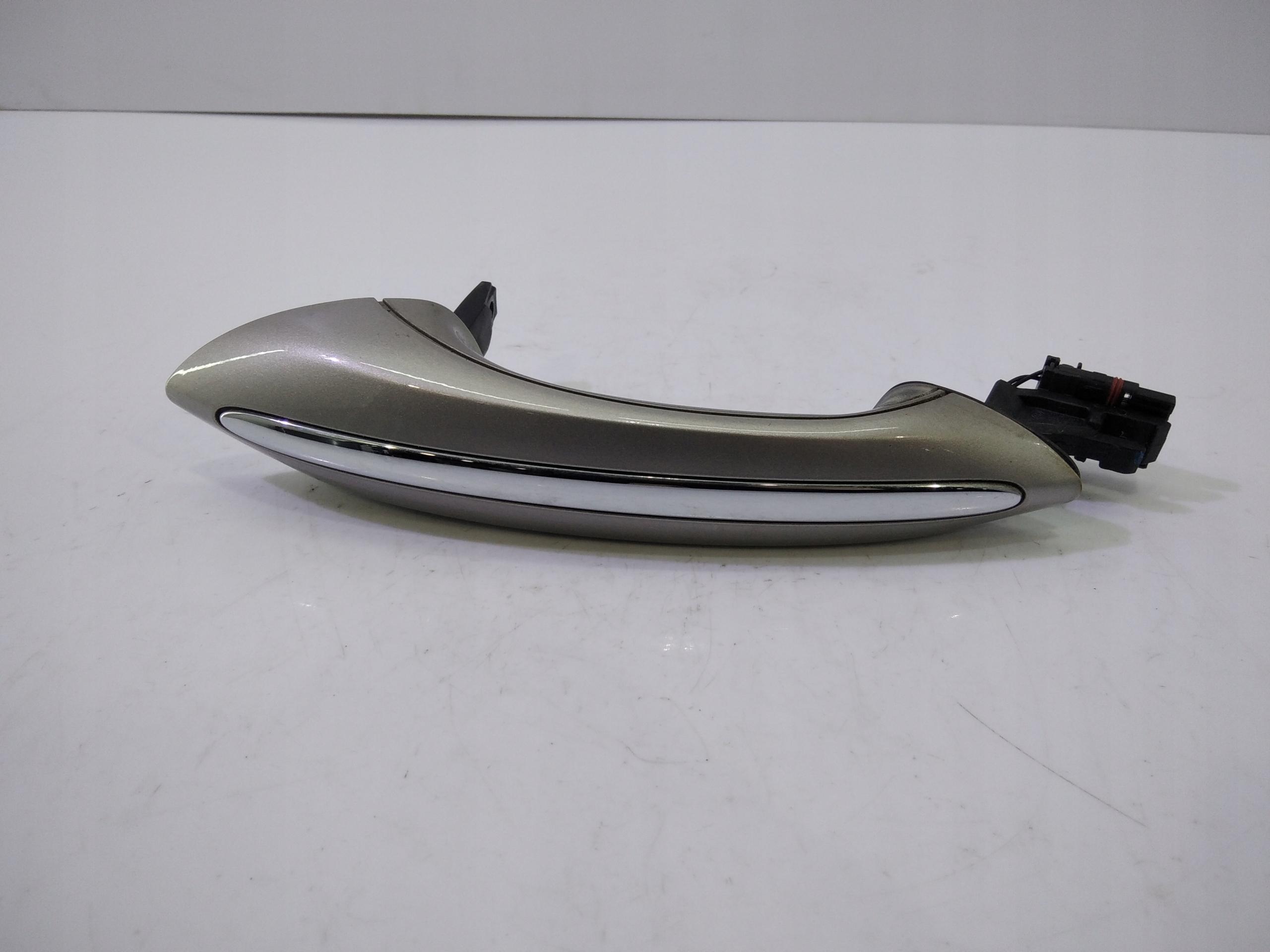 BMW F10 F11 левая задняя ручка без ключа A72