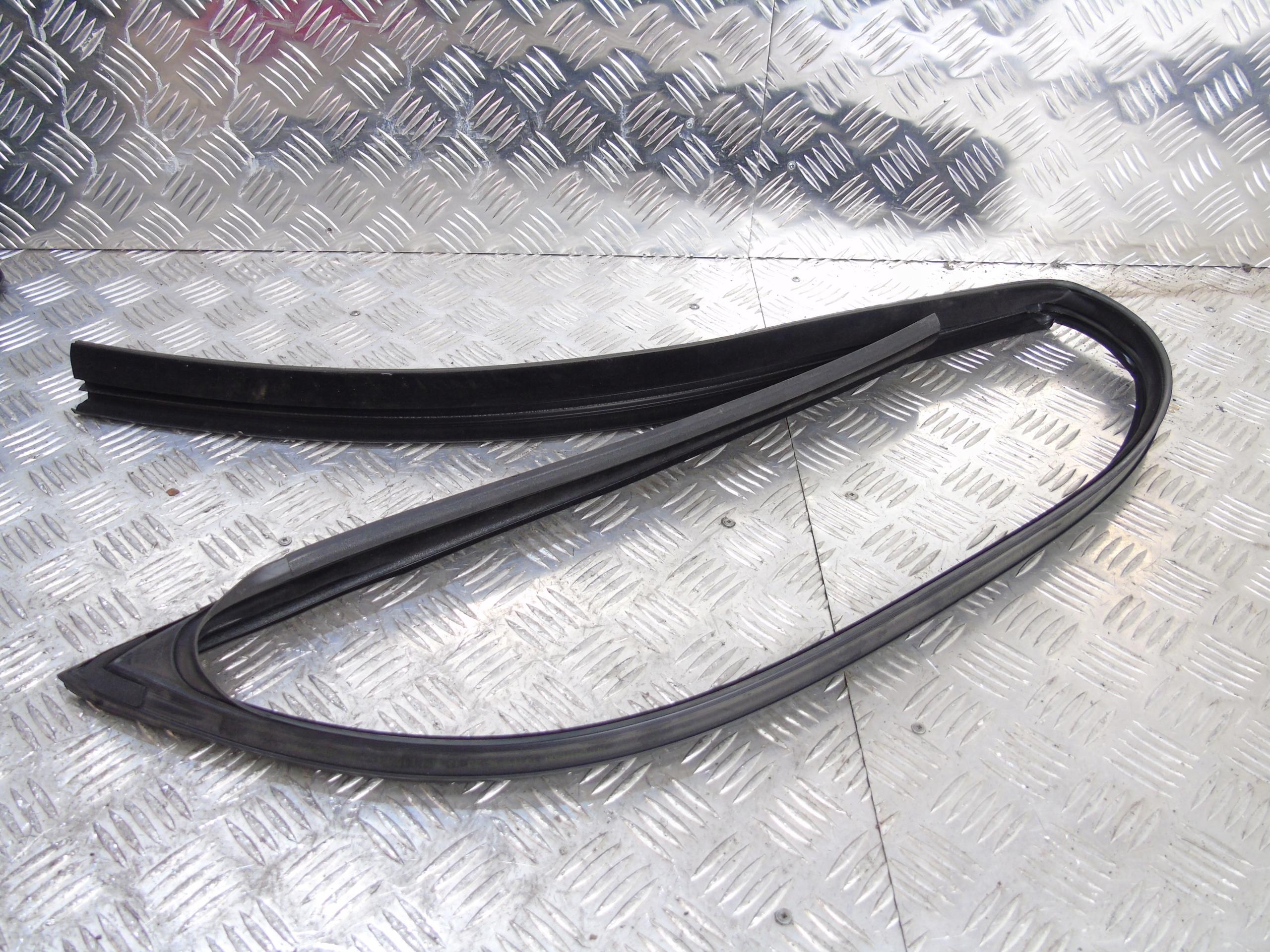 7182274 - BMW F10 F11 напрямна склопідіймача права передня