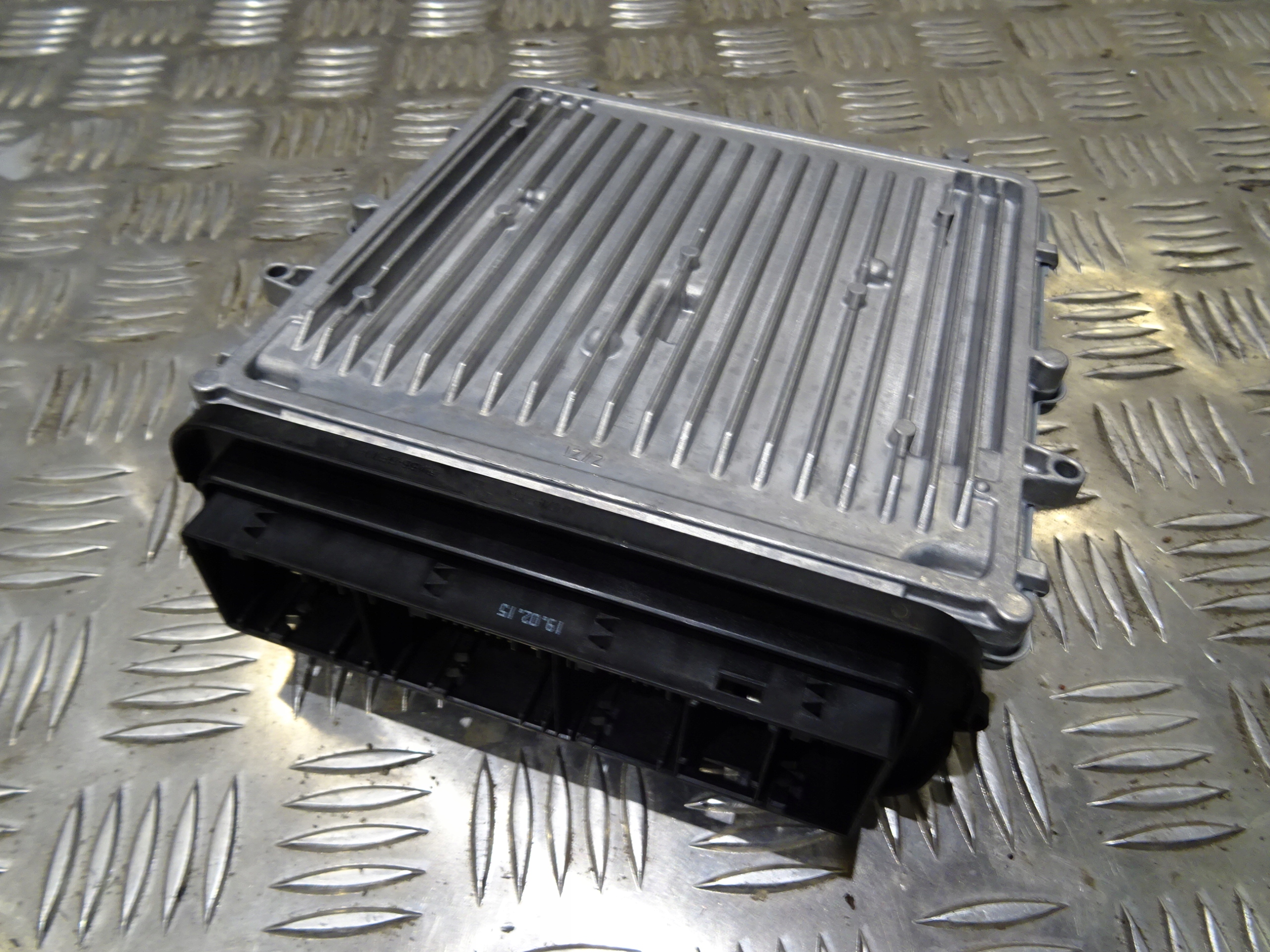 BMW F10 F11 блок управления двигателем 8586538