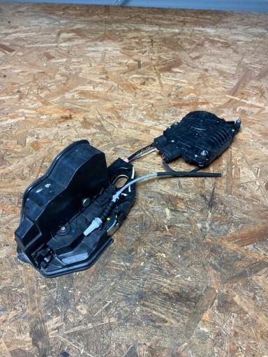 BMW F10 F11 замок двери правый задний 7154516