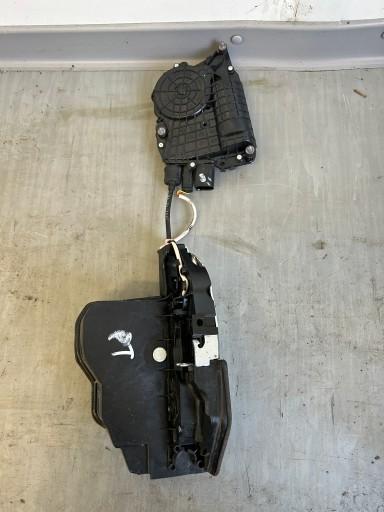 BMW F10 F11 замок двери правый задний 7154516