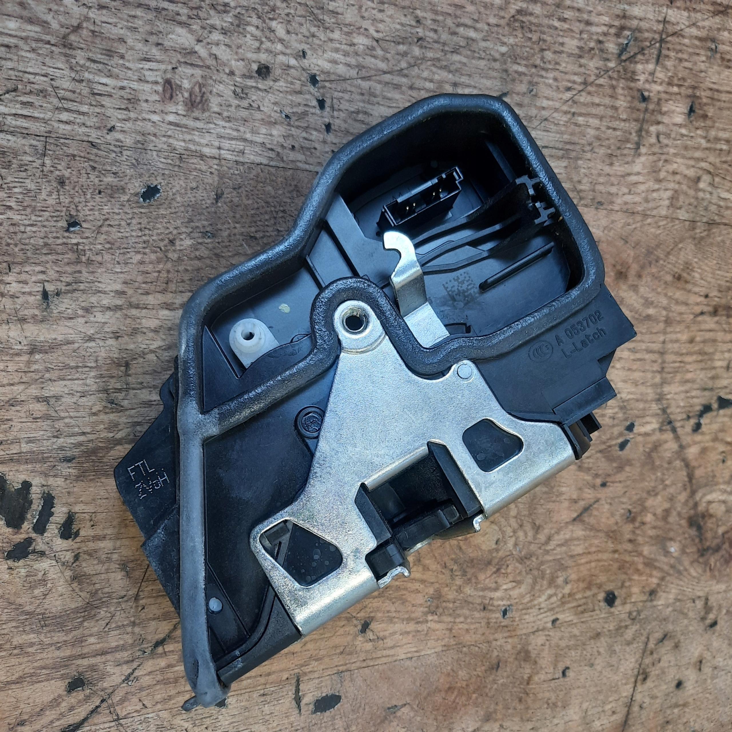 BMW F10 F11 замок двери передний левый 7229461 Европа