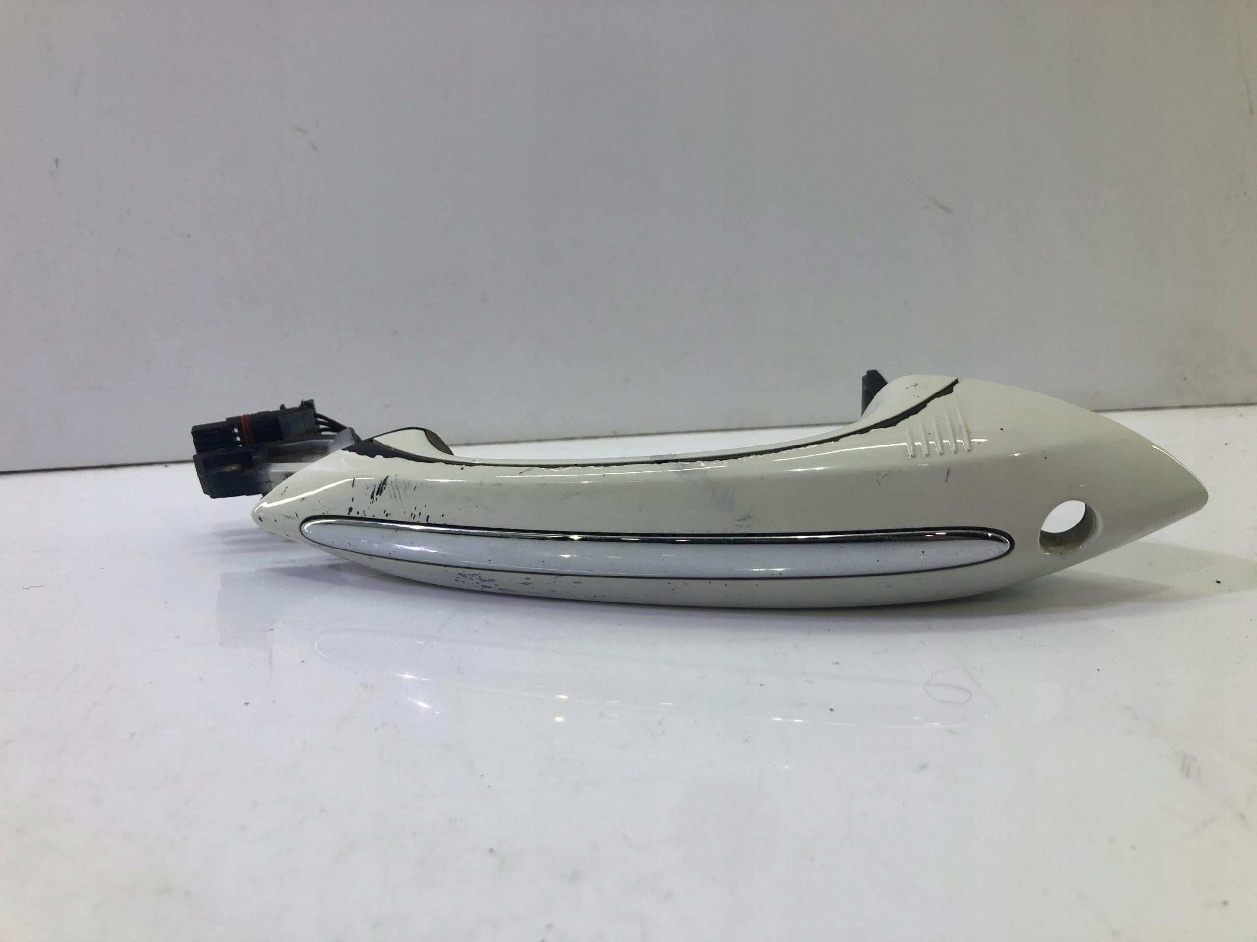 BMW F10 ручка двери без ключа левая передняя A300