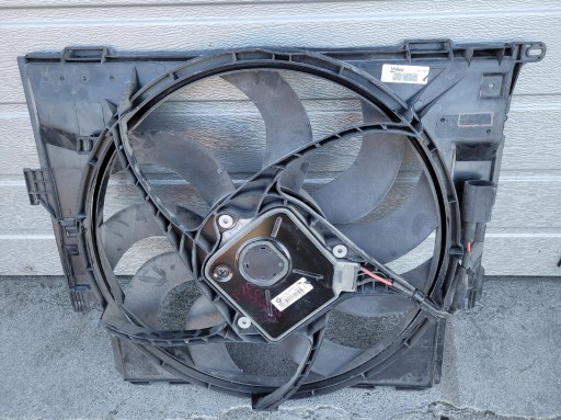8641964 - BMW F20 F22 F30 F32 F34 F36-вентилятор з кожухом
