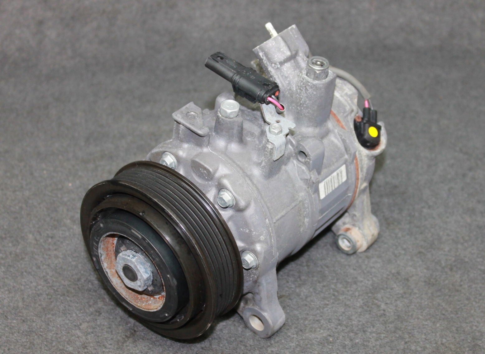 64529330831 9330831 - BMW F20 F30 F36 3.0 D N57 - компрессор кондиционера