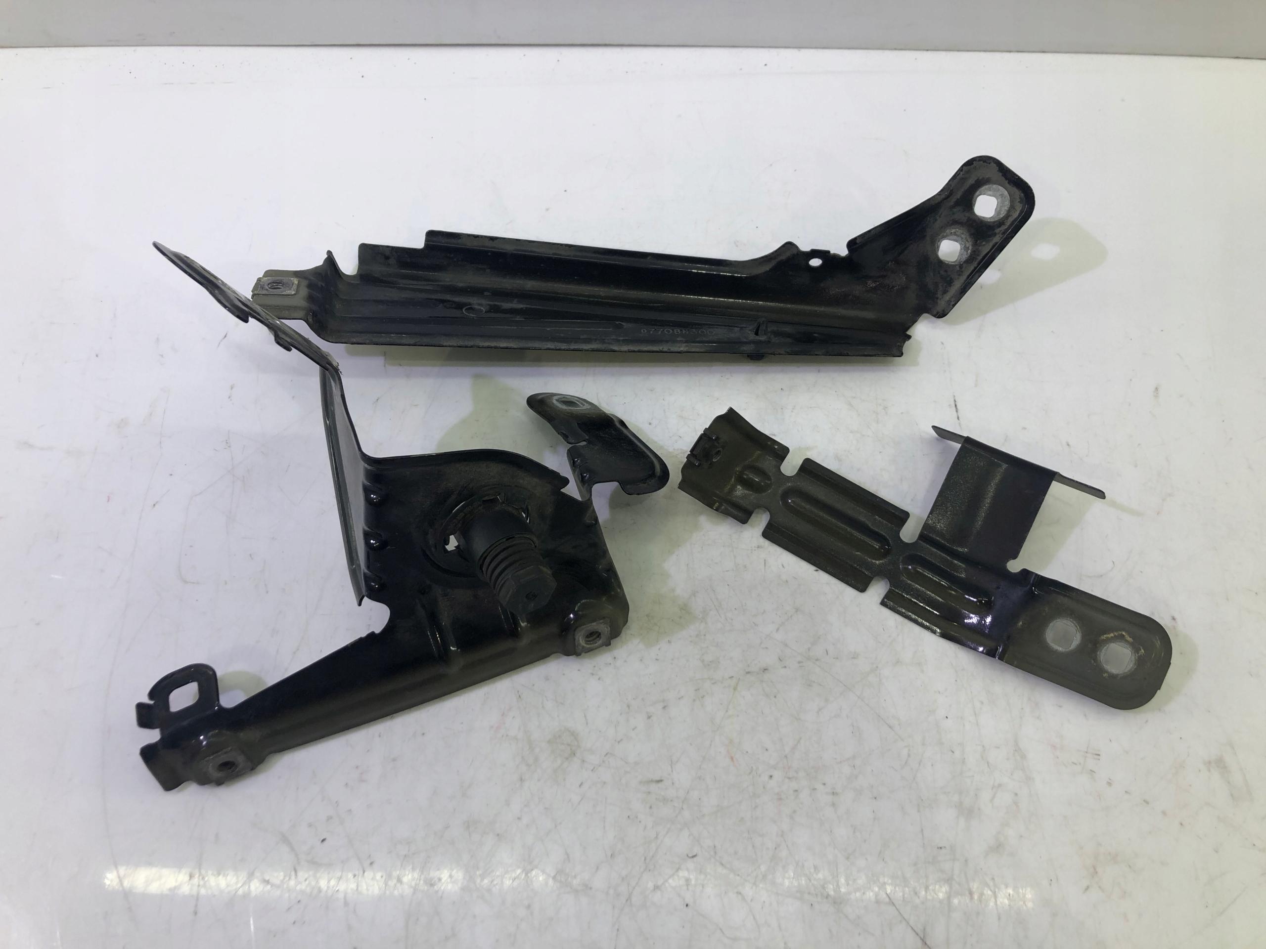 BMW F25 X3 кріплення крила ліве