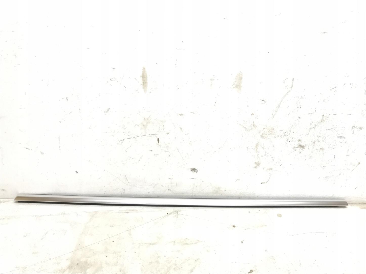 BMW F26 скребок двери левый задний 7349325