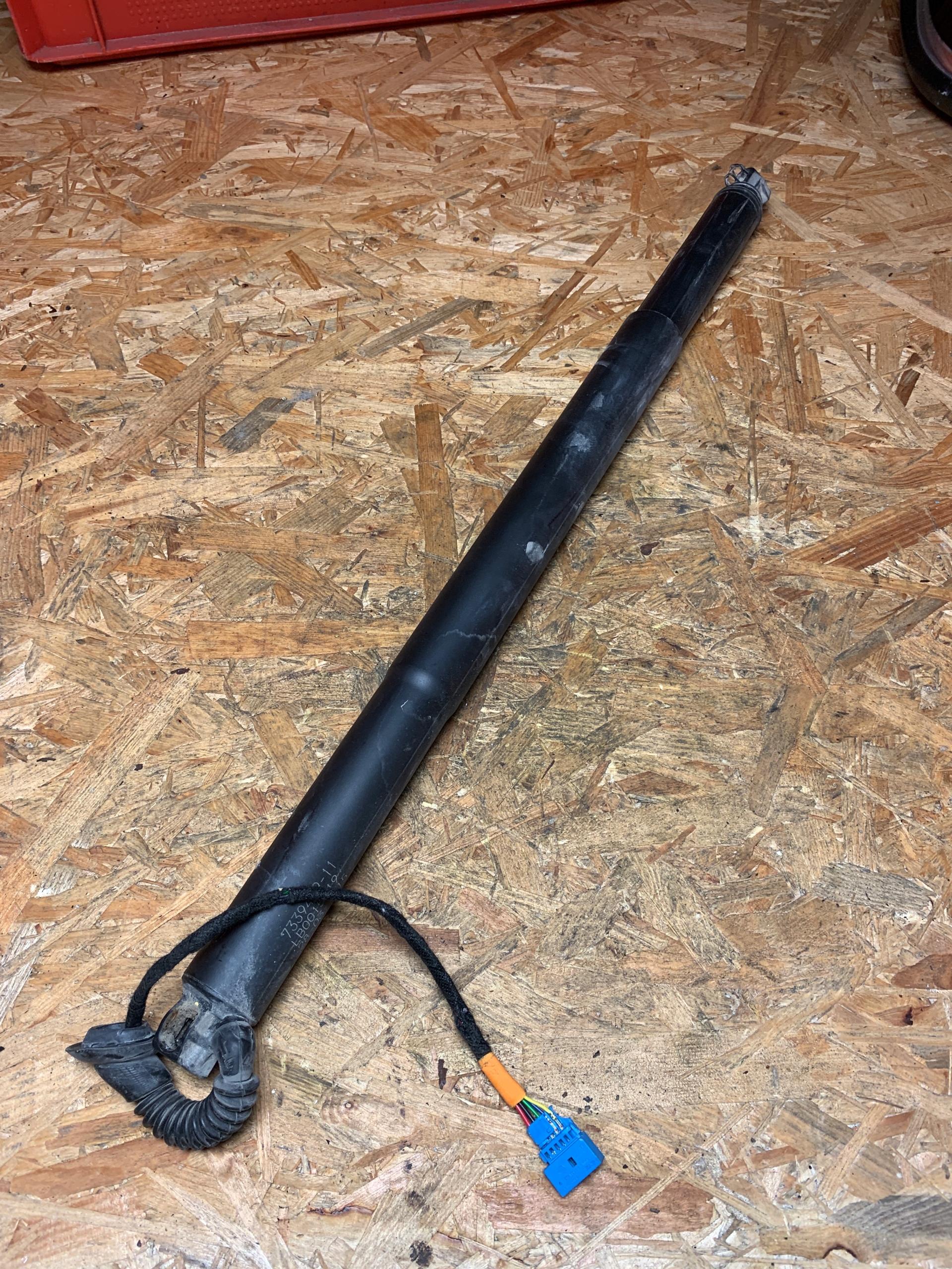 BMW f26 привід електричної заслінки П 7339432