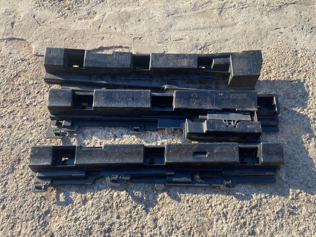 7256917 7256915 - BMW F30 F31 крепление проскальзывание порога левое M пакет