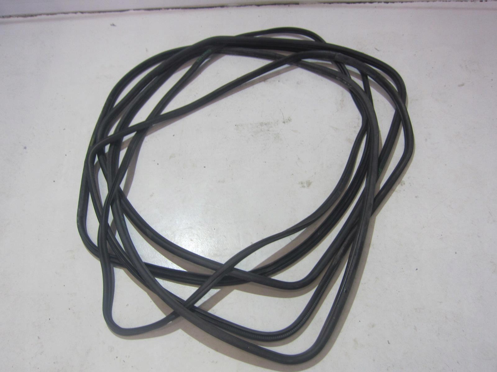 BMW F30 F31 ущільнення дверей ліве праве 51337258329