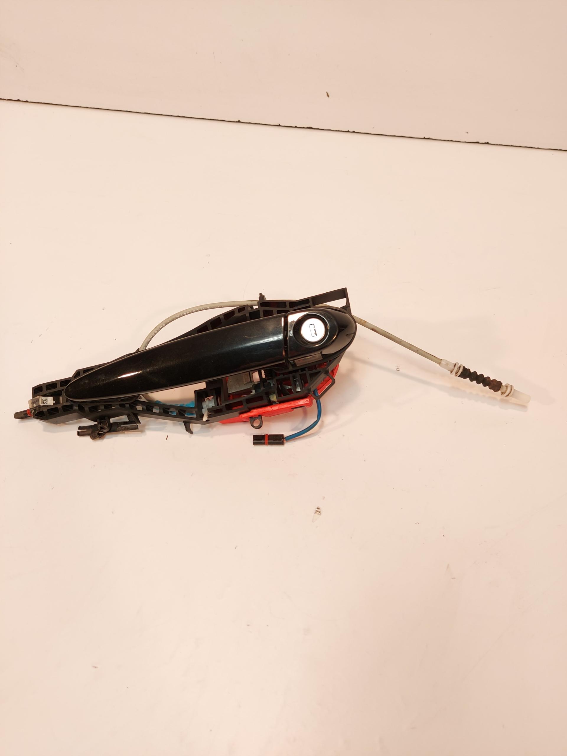 BMW F30 F32 ручка двери левая передняя KEYLESS Европа 475