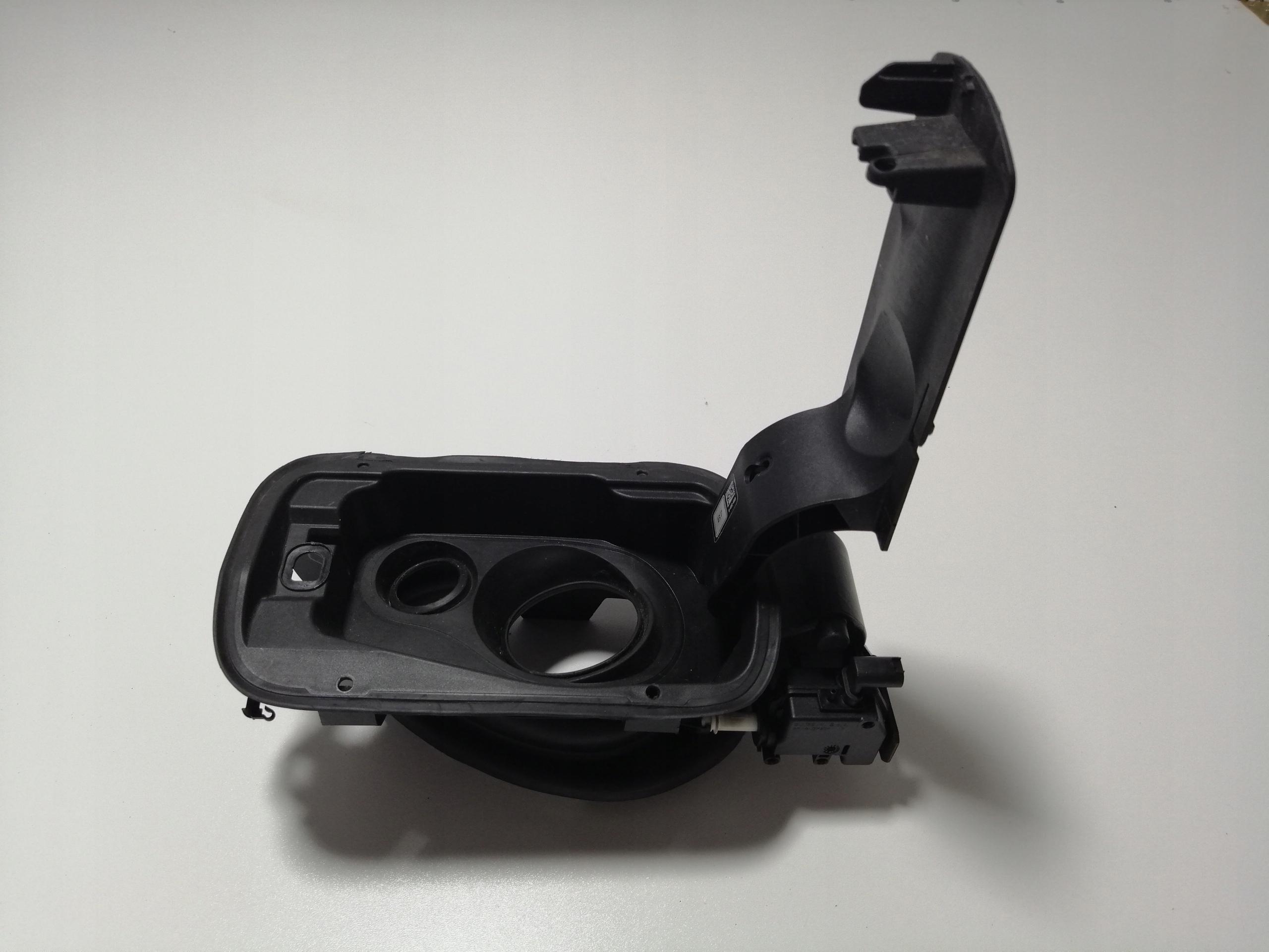 BMW F30 LIFT F31 кришка паливного бака кришка 7238829