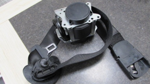 635267300B - BMW F39 F45 F48 ремень безопасности передний левый новый OE