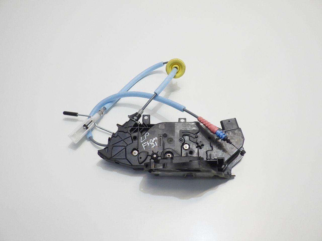 7956149 - BMW F40 M135iX 2021 замок дверей лівий передній UK