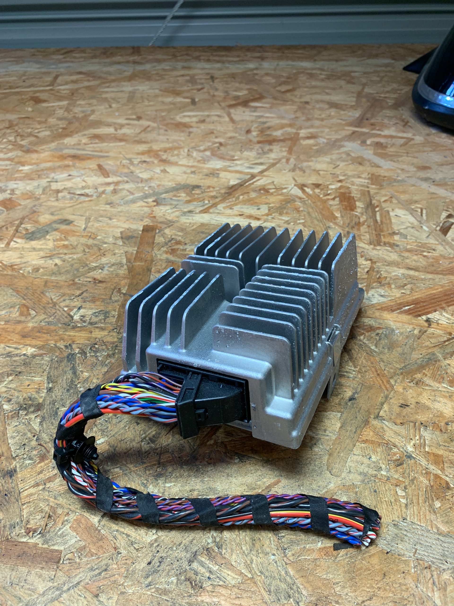 65129375049 - BMW F45 F45N усилитель системы HIFI 9375049