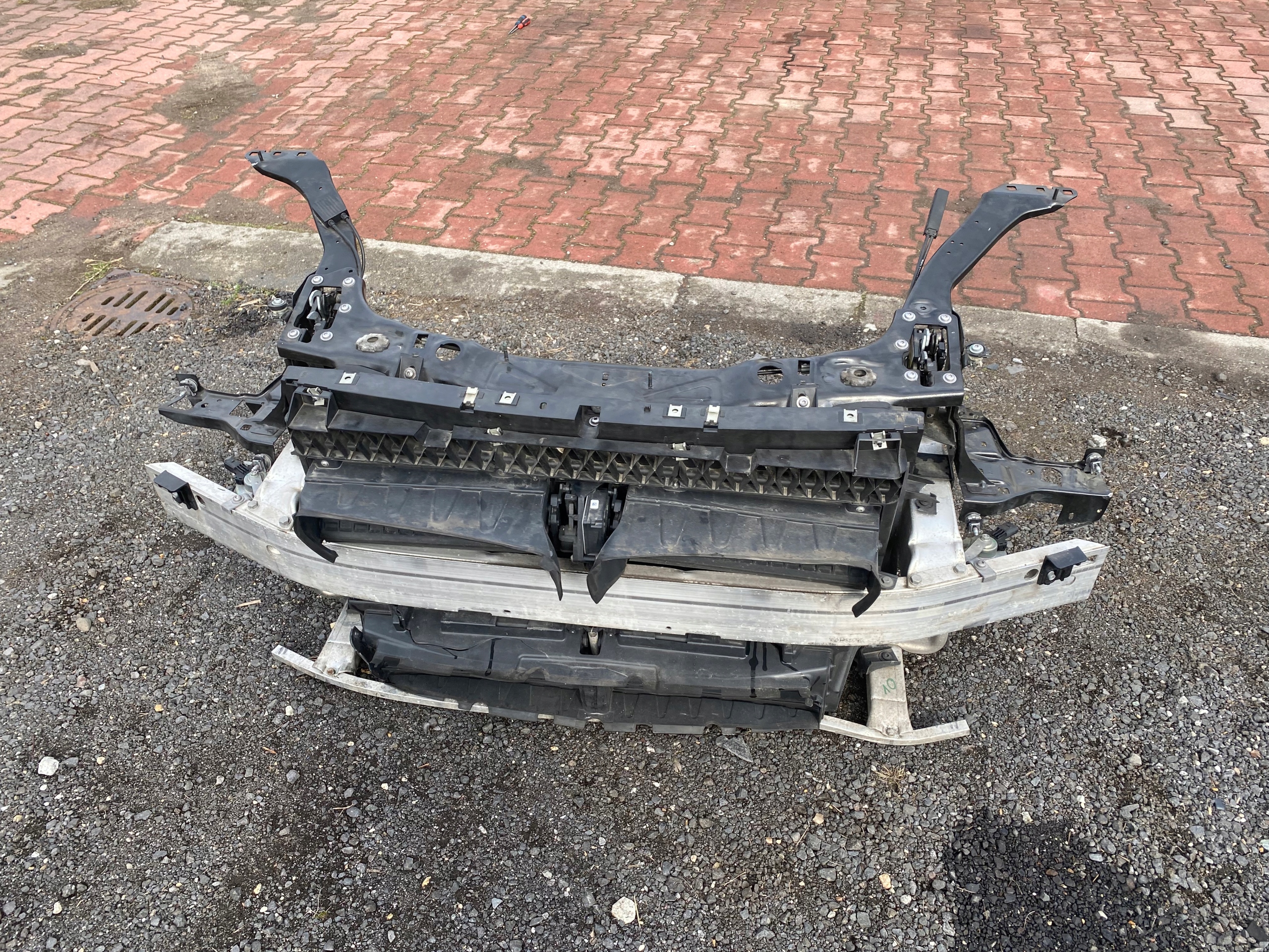 BMW F45 F46 передній ремінь посилення балки жалюзі