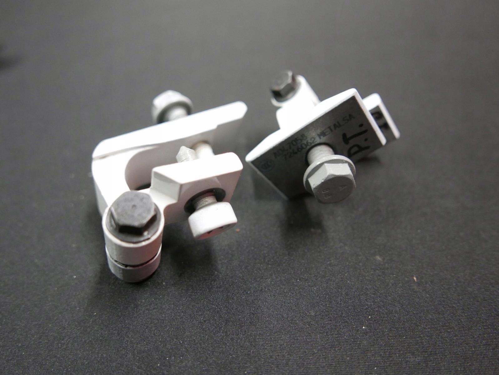 7246064 7246062 - BMW F48 X1 F30 петля двері правий задній комплект A300