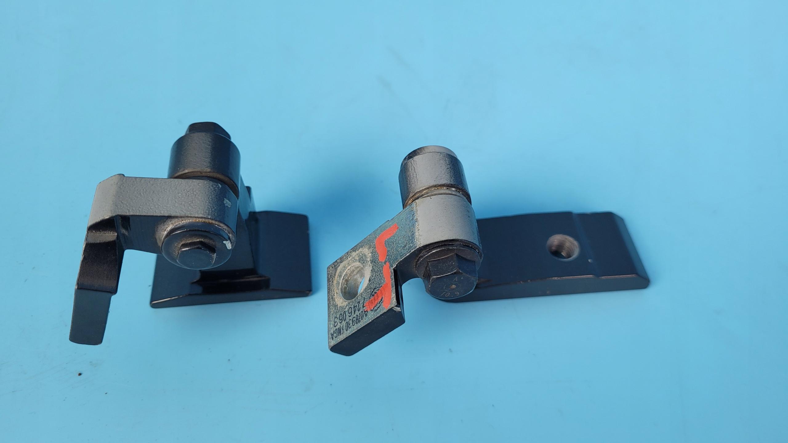 7246061 7246063 - BMW F48 X1 петля двері ліва задня в зборі