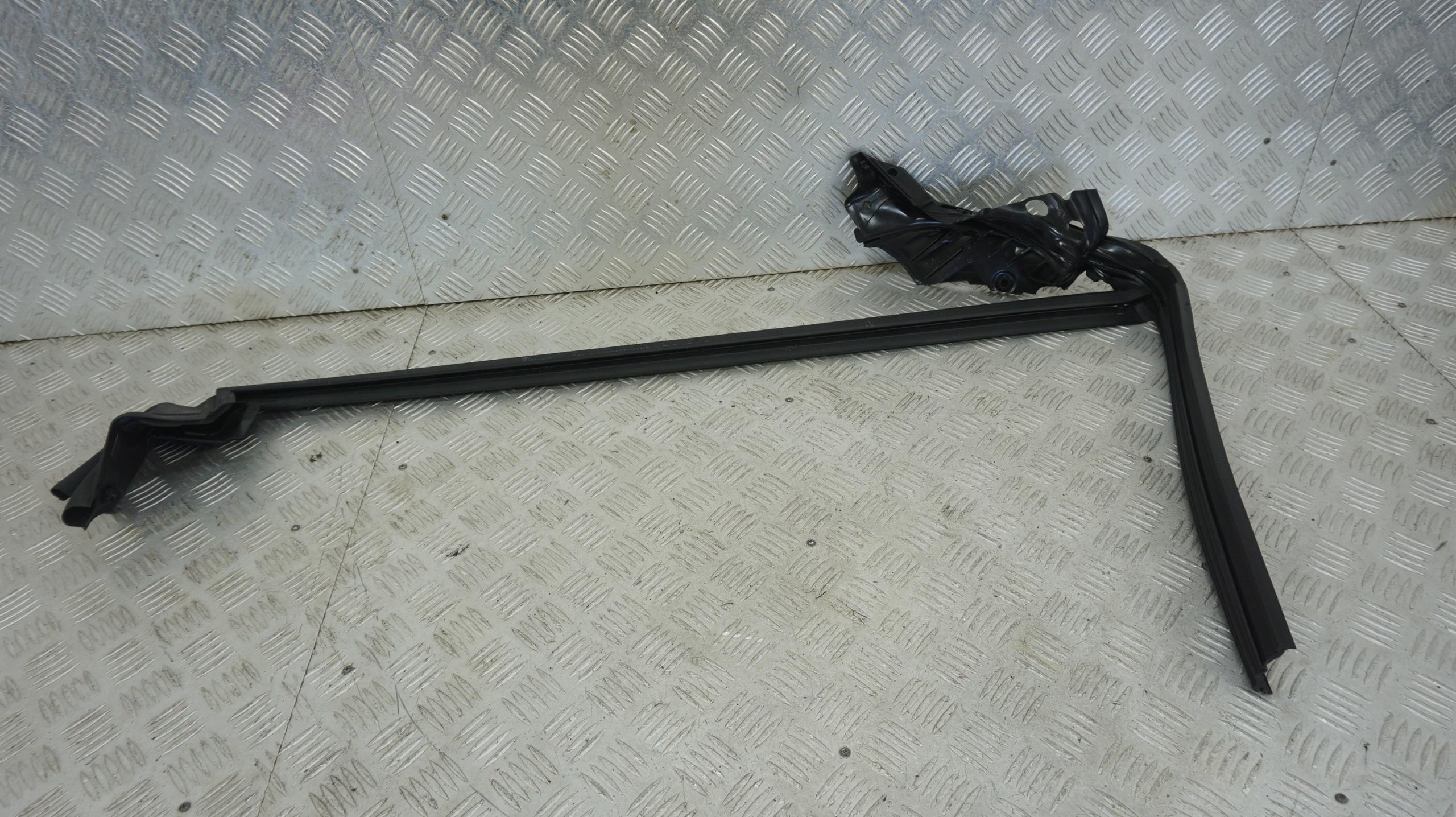 7424849 - BMW F91 F92 G14 G15 ущільнення внутрішніх дверей ПД л