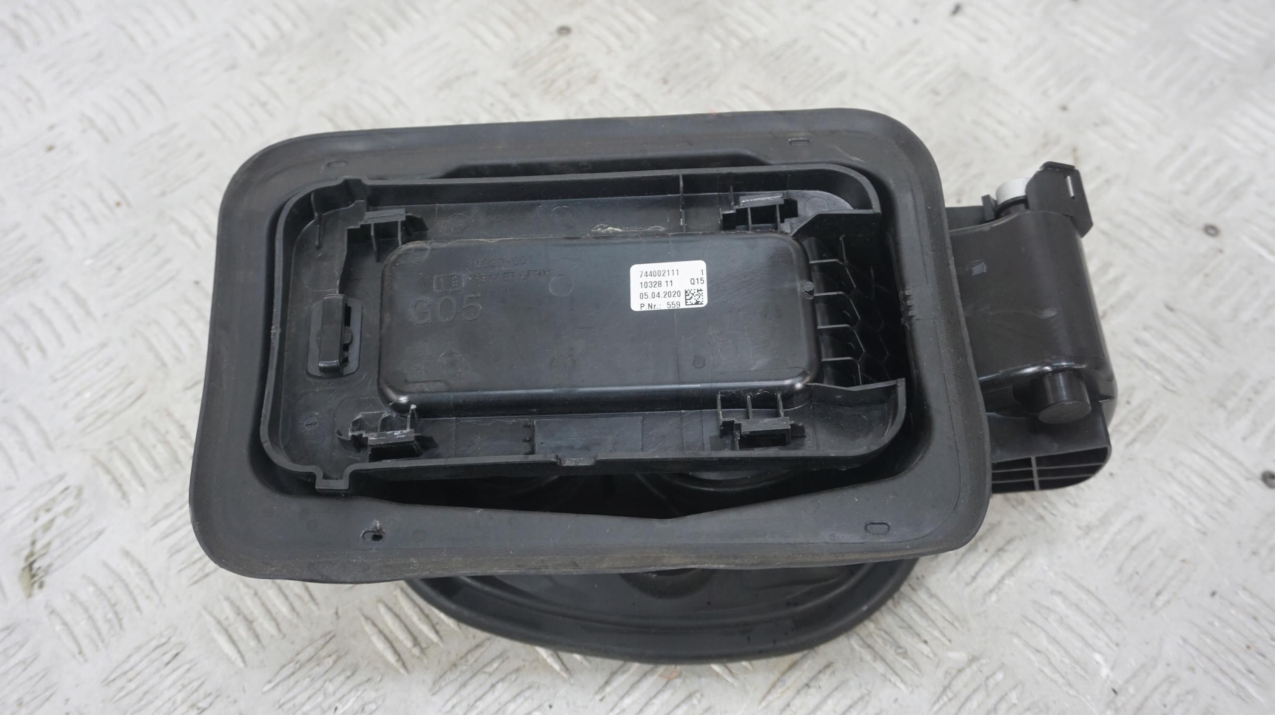 BMW G05 кришка паливного бака 7440018