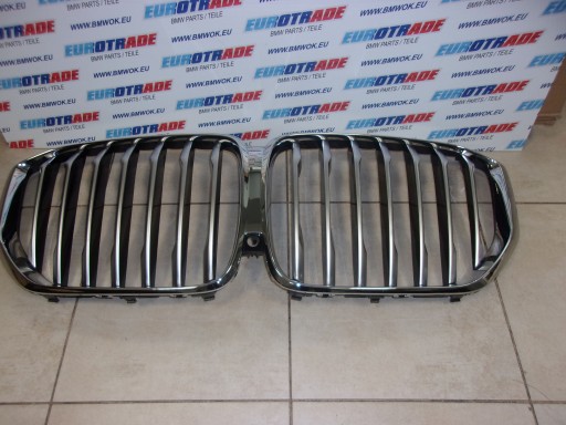 BMW G05 X5 Решітка радіатора 7454889
