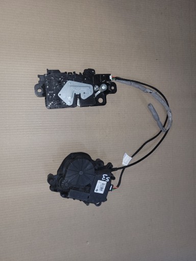 743062607 - BMW G20 G21 замок засувки