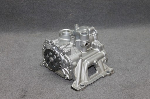 11418576219 8576219 - BMW G30 G11 G05 M50DX B57D30C 400KM - масляный насос