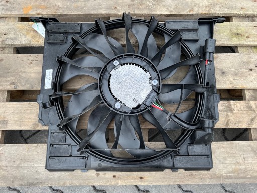 8617086 - BMW G30 G11 G12 вентилятор радиатора 8576513