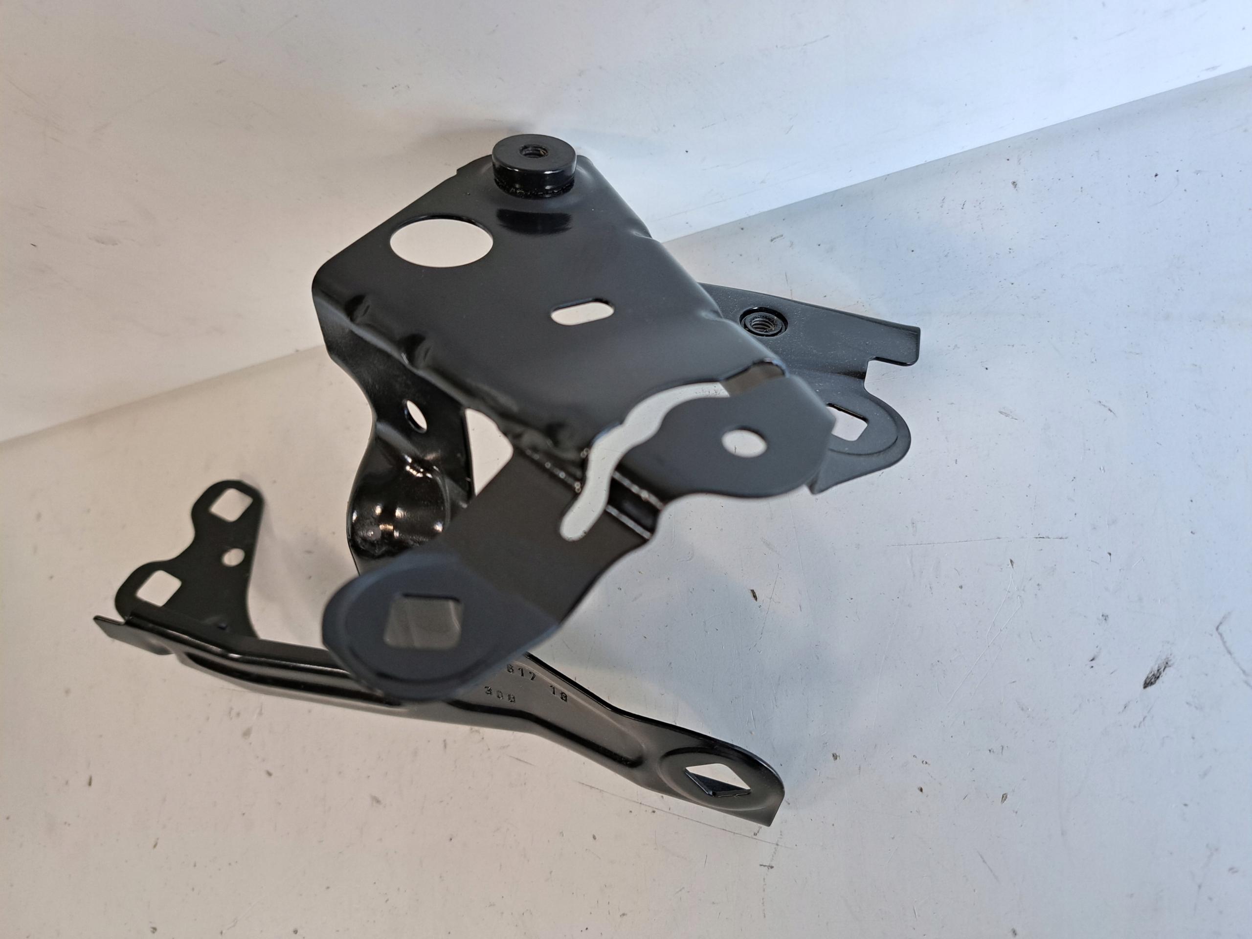 BMW G30 G31 крепление крыла л 7349617