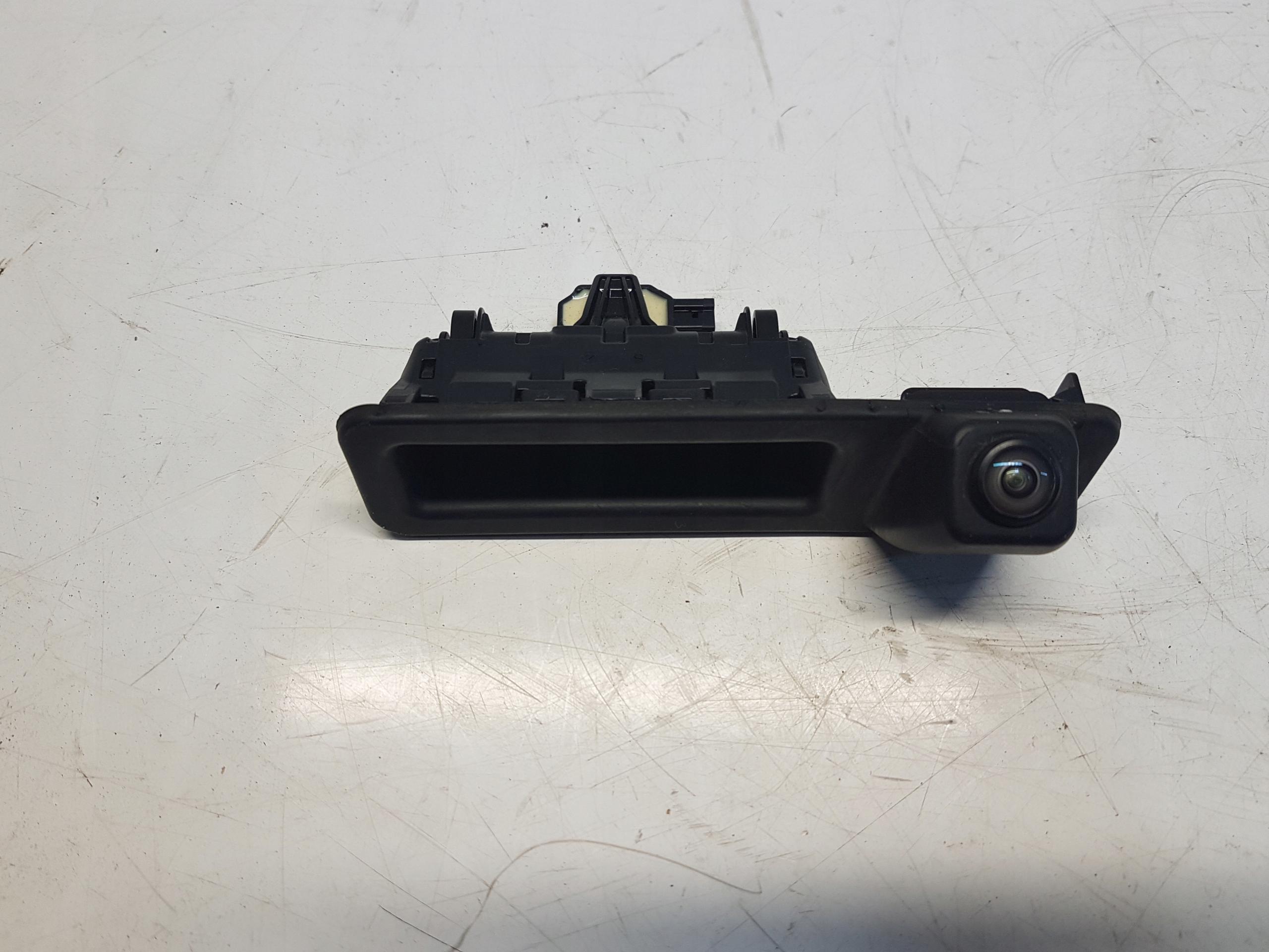 BMW G30 ручка багажника камера 173884