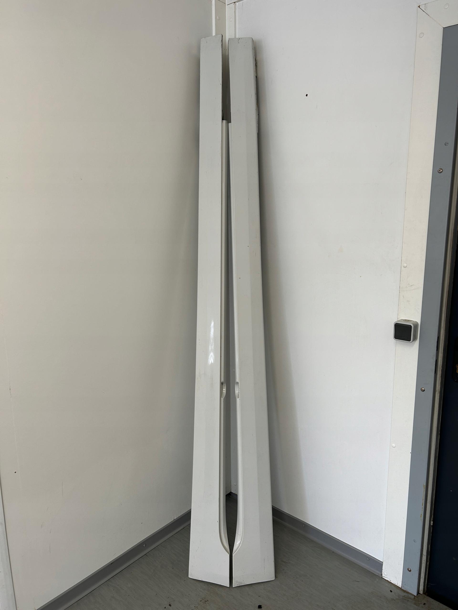 BMW G30 пороги боковые юбки G30 цвет A300