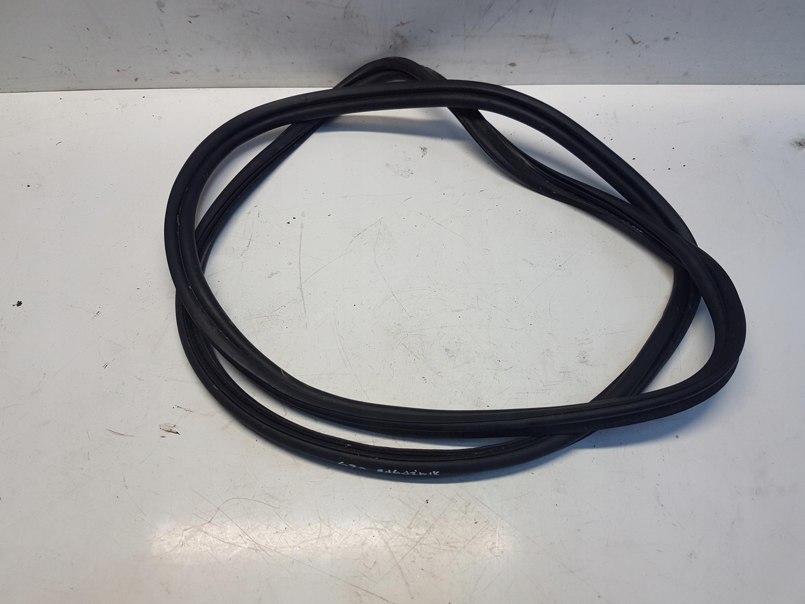 BMW G30 прокладка кришки багажника