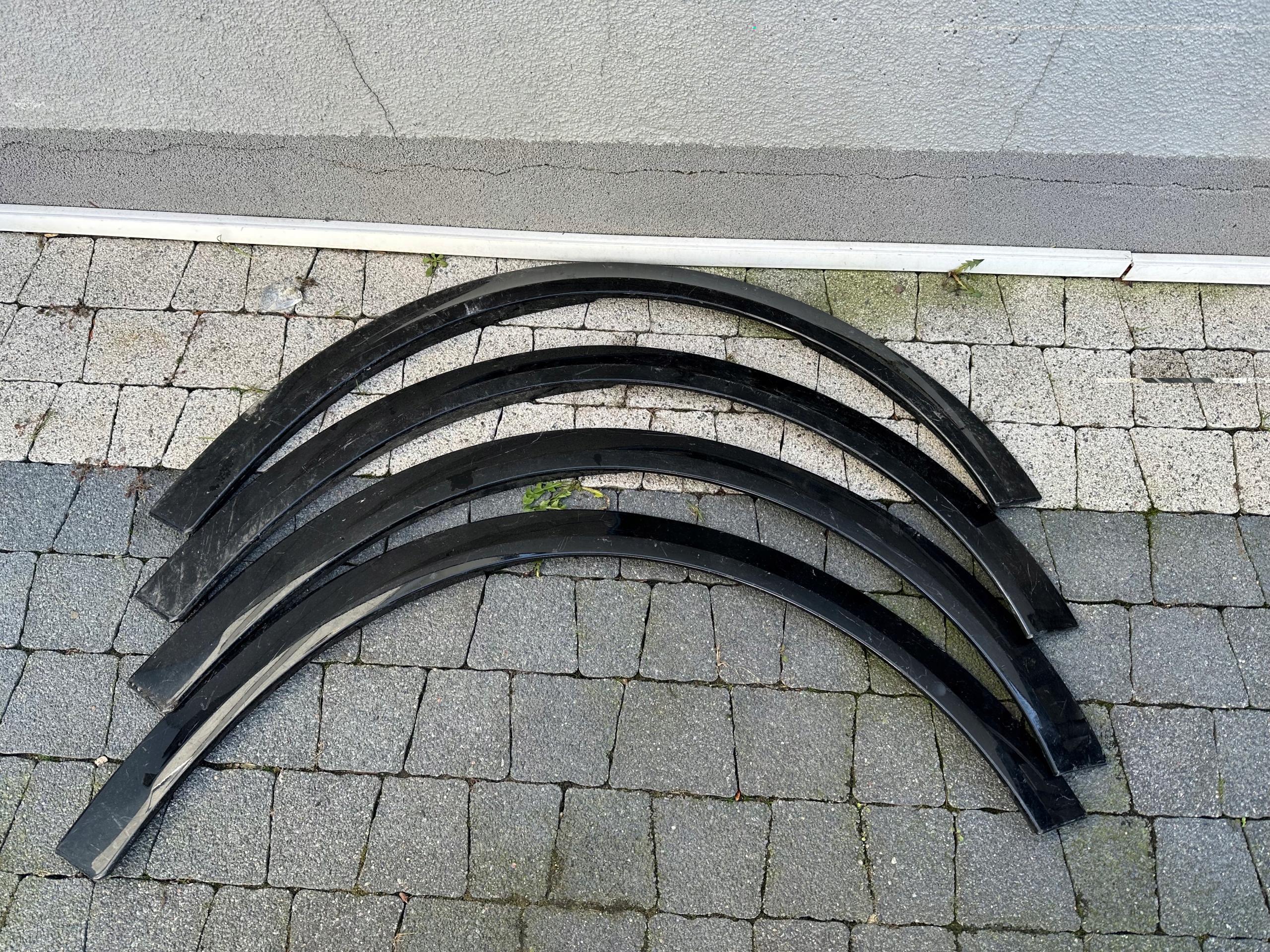 51117472926 - BMW I3s накладка на переднее правое крыло