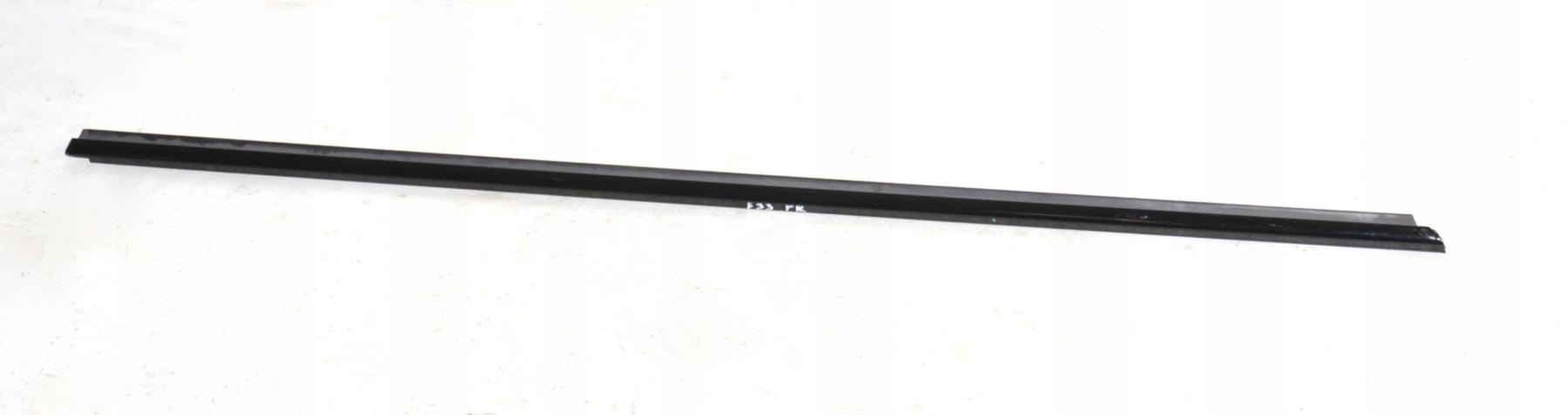 7279774 - BMW M4 F32 F82 планка двери Shadow Line правая
