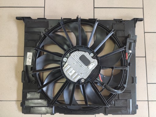 BMW M5 F90 G11 G30 G32 вентилятор охолодження 7953398