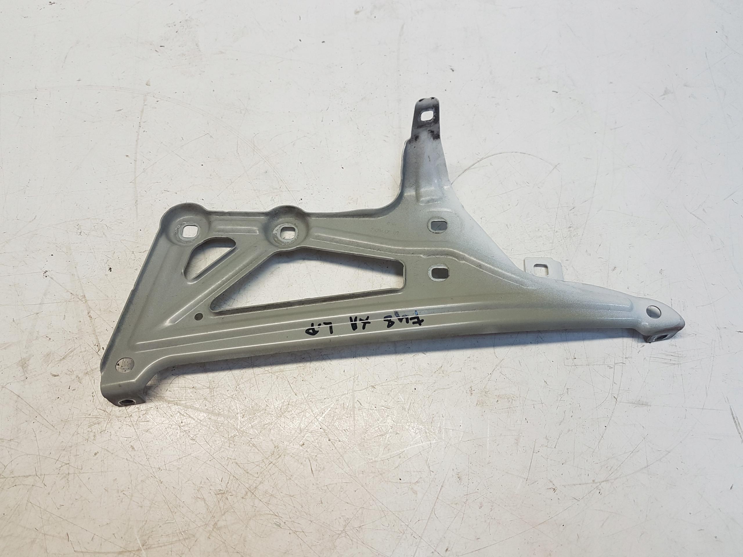 7329447 - BMW X1 F48 2.0 d крепление крыла переднее левое