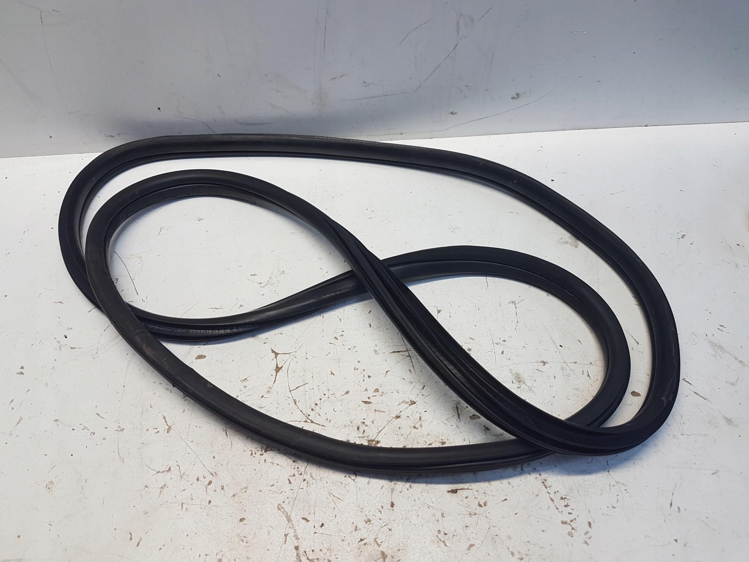 BMW X1 F48 прокладка двери левая передняя передняя