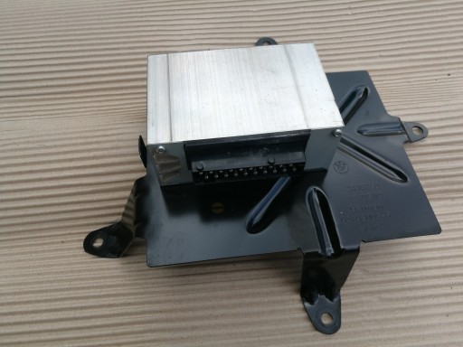 BMW X3 E83 усилитель Harman/BECKER 65126957807