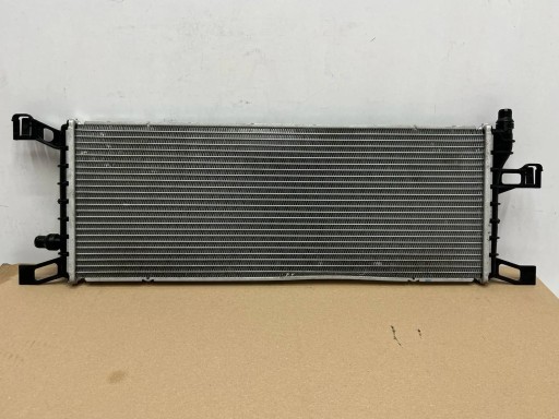 7925807 - BMW X3 E83 радіатор 17117925807