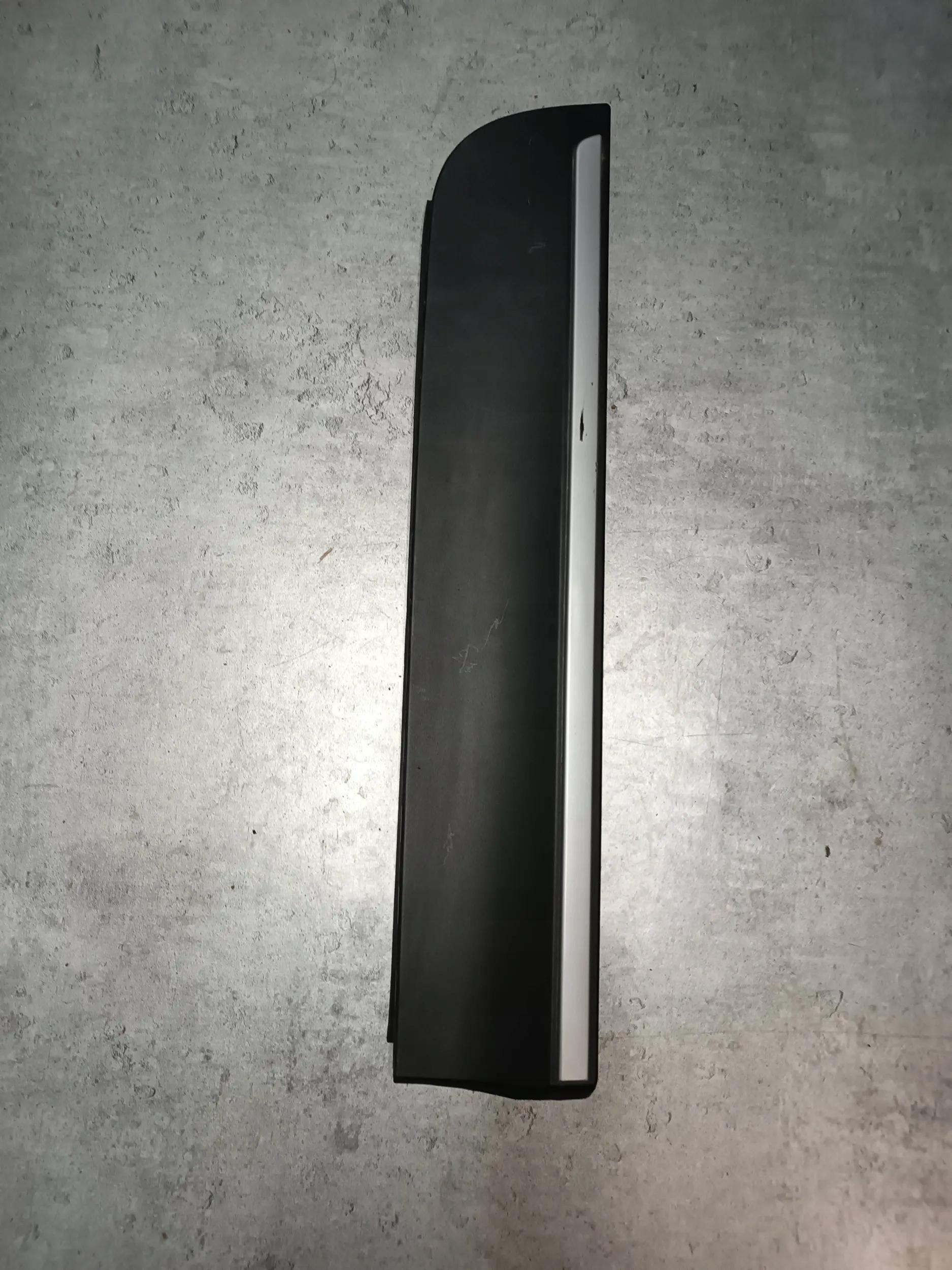 7205782 - BMW X3 F25 молдинг правий задній