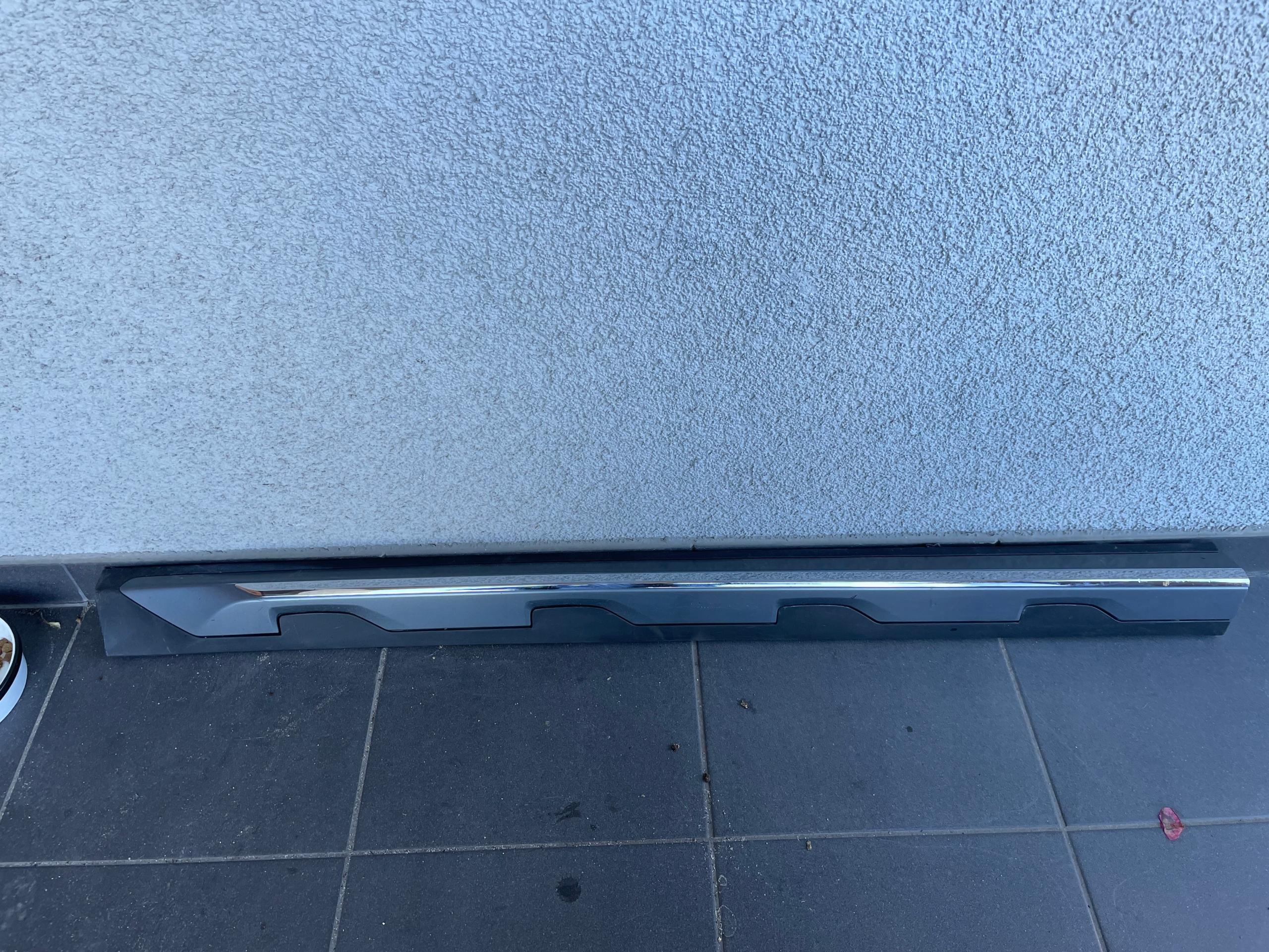 5113773828 - BMW X3 G01 X-LINE молдинг передней левой двери