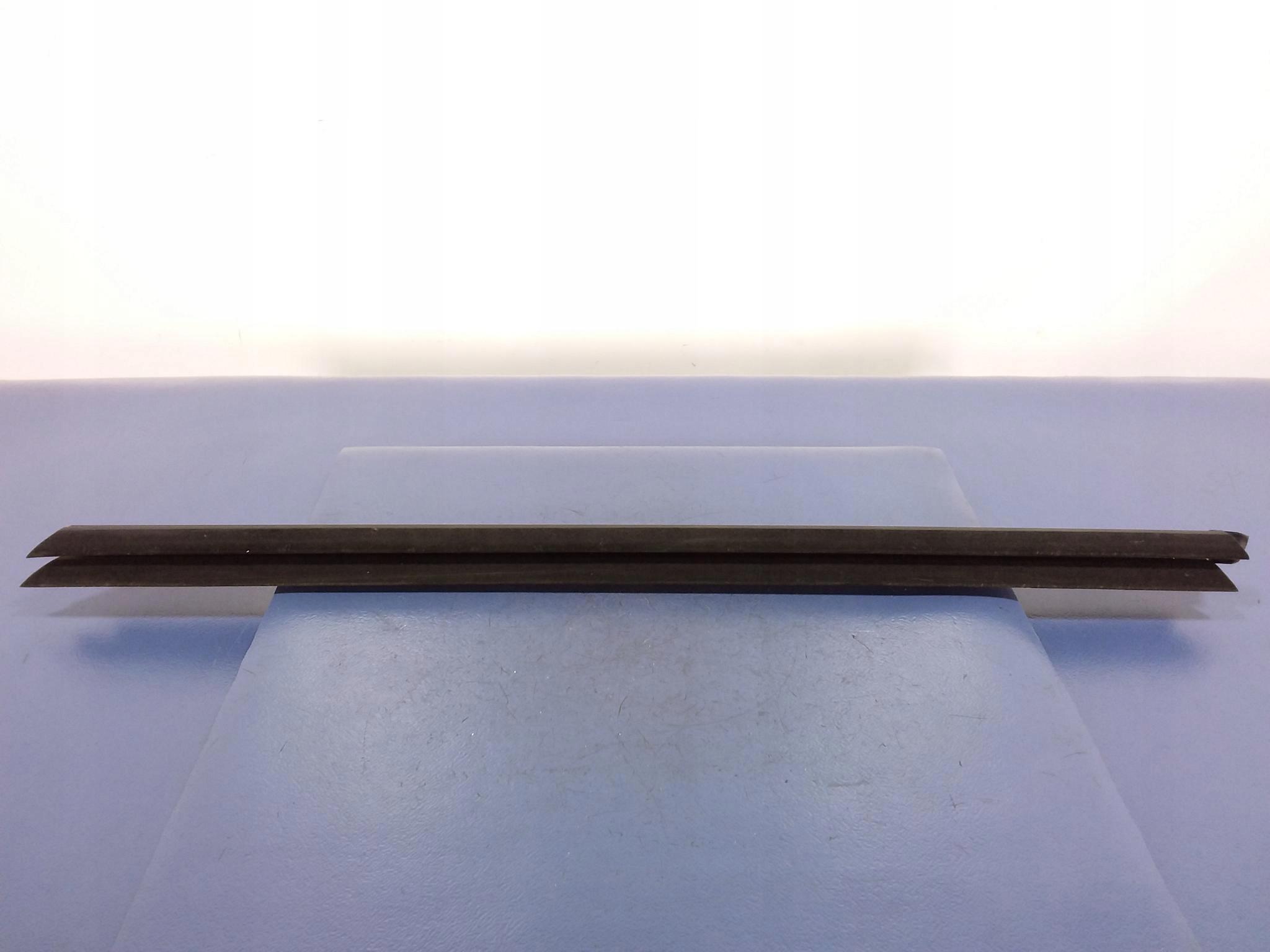 7393417 - BMW X3 G01 X4 G02 прокладка стеклоподъемника передний левый