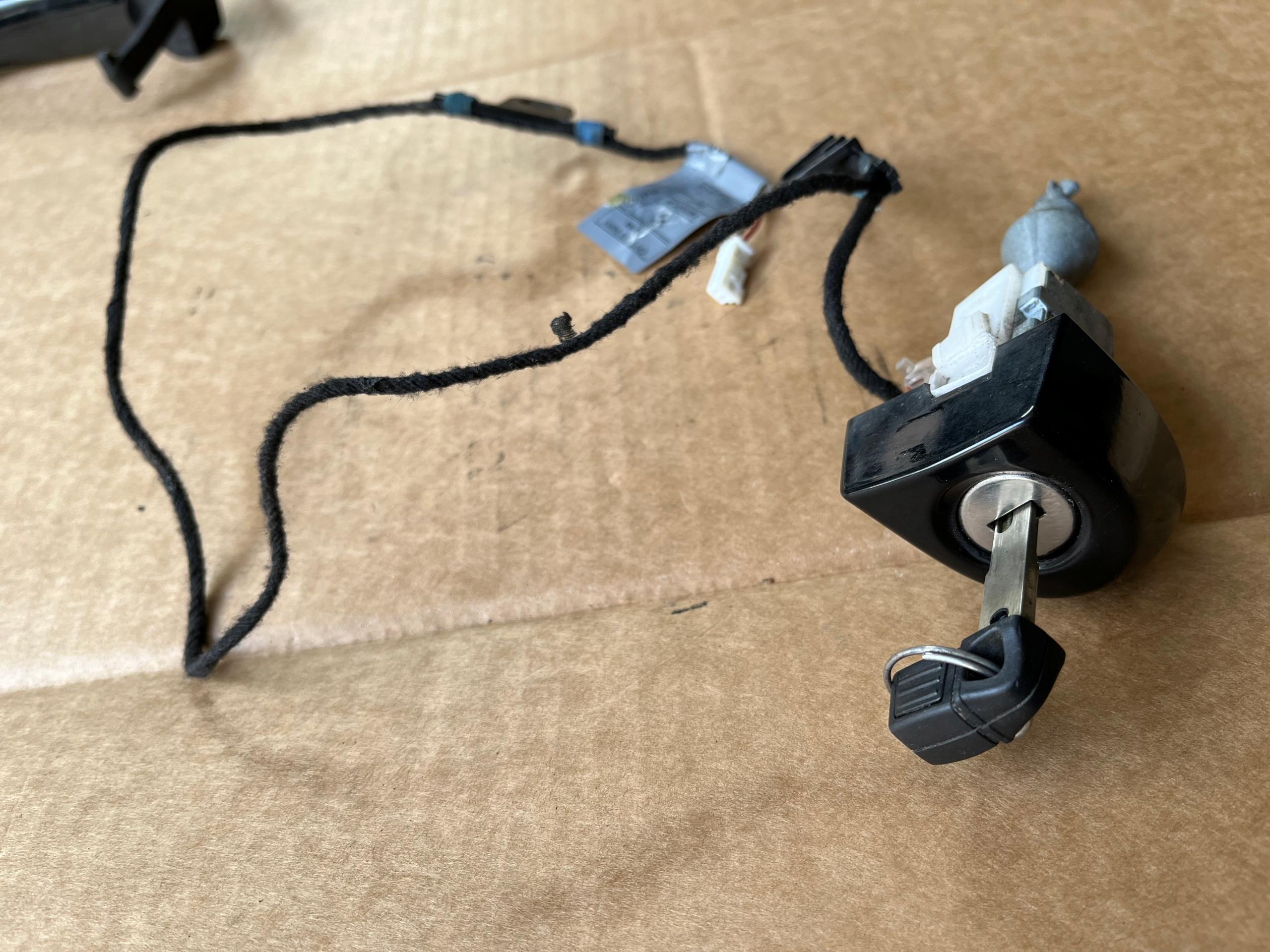 BMW X5 E70 X6 цилиндр замка