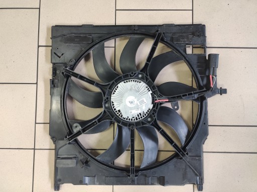 560571 10 - BMW X5 F15 X6 F16 вентилятор 850W 56057110