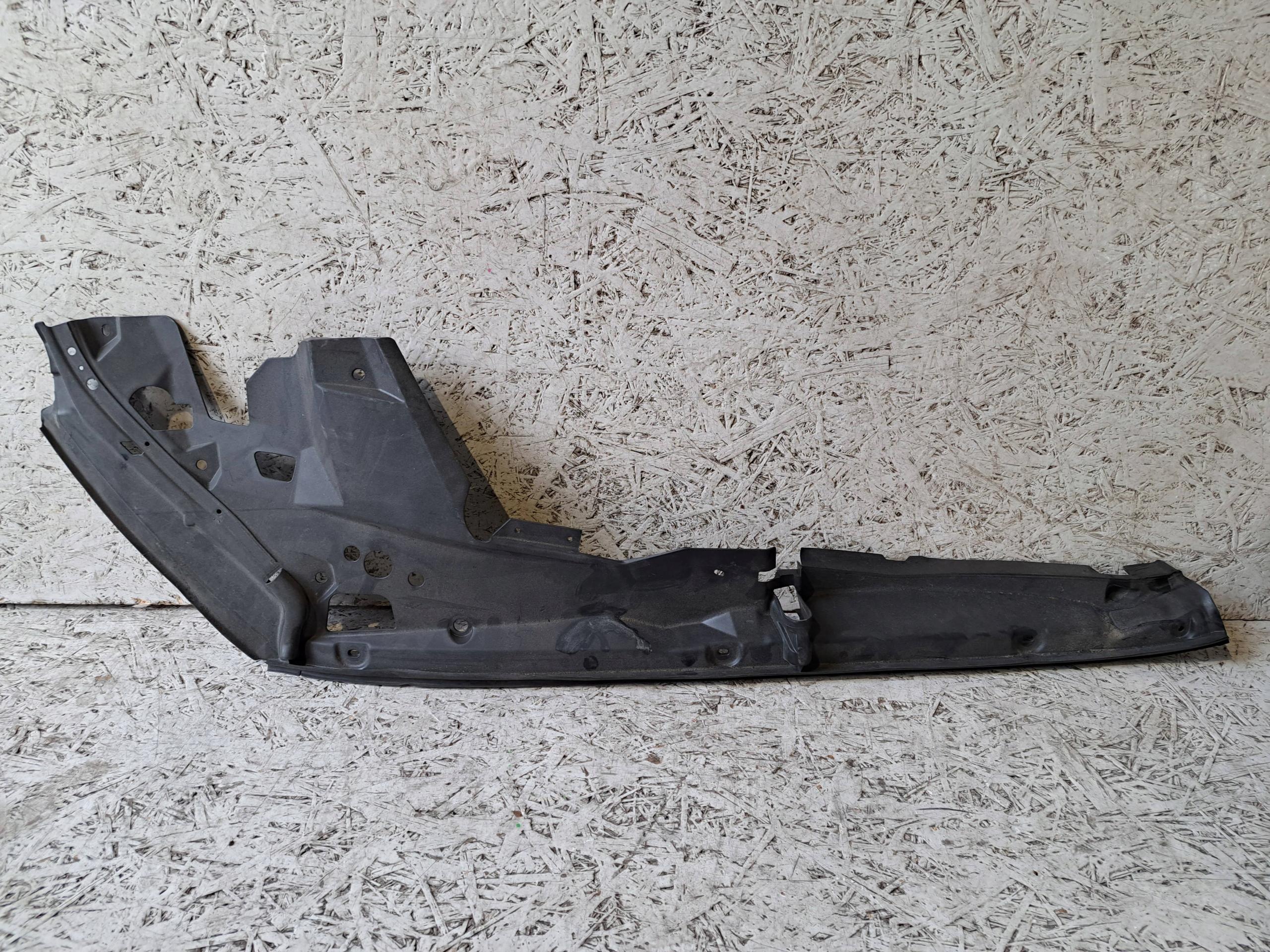 51717418197 - BMW X5 G05 7418197 бризговики двигуна лівий