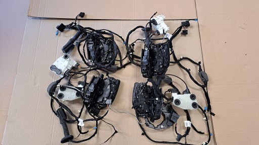 7477699 7477702 - Bmw x5 g05 замки в зборі з м'яким закриттям